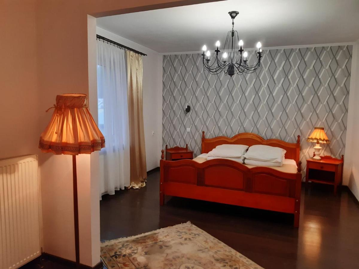 Fantazja - Restauracja I Noclegi Radom Buitenkant foto
